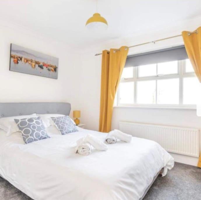 Beautiful Large Property, Sleeps 9 Walking Distance To The Sea , Beaches And Restaurants Fantastic Interior Lyme Regis Exterior photo
